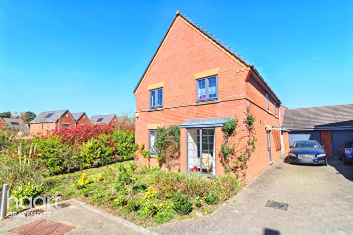 4 Bedroom Detached House For Sale In Nightjar Road, Bordon, GU35