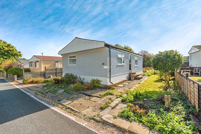 2 Bedroom Park Home For Sale In Church Farm Close, Dibden, Southampton, Hampshire, SO45