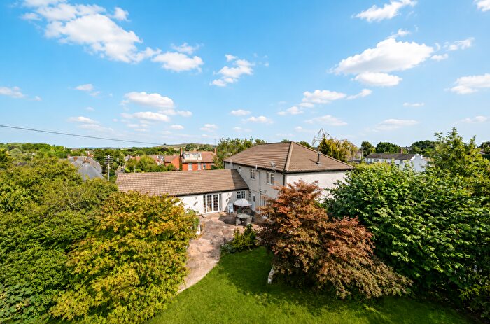 5 Bedroom Detached House For Sale In New Road, Chiseldon, Swindon, SN4