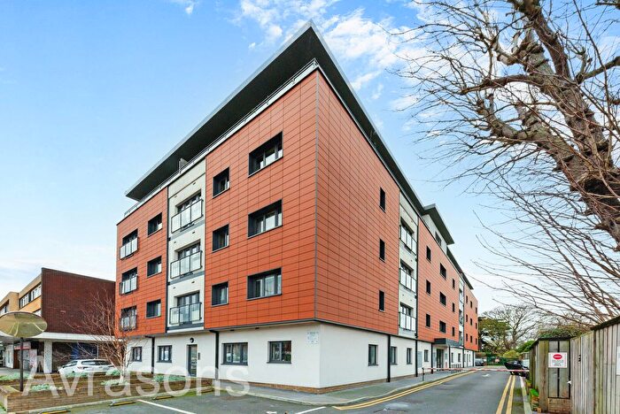 1 Bedroom Flat For Sale In London Road, Mitcham, CR4