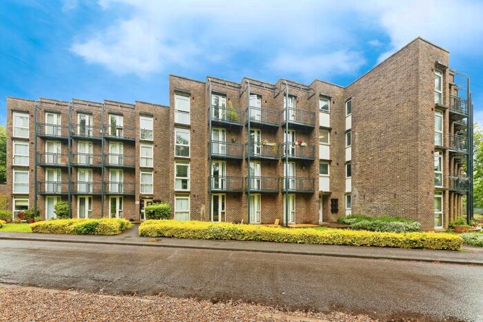 2 Bedroom Flat For Sale In Sandwich Road, Nonington, Dover, Kent, CT15