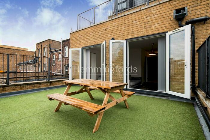 3 Bedroom Apartment To Rent In Brick Lane, Shoreditch, London, E1
