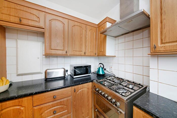 2 Bedroom Flat To Rent In Tanners Hill, Heston House Tanners Hill, SE8