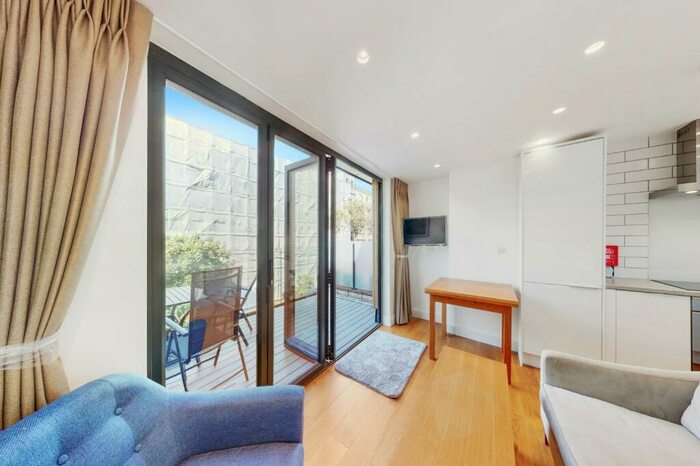2 Bedroom Apartment To Rent In St John Street, EC1V