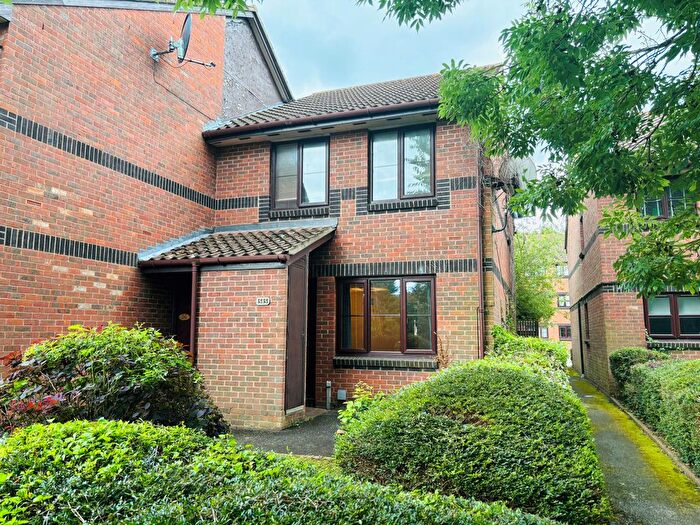 1 Bedroom Flat To Rent In Hamburgh Court, Cheshunt, Waltham Cross, Hertfordshire, EN8