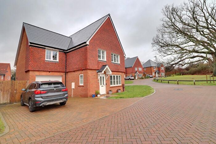 4 Bedroom Detached House For Sale In Coddington Grove, Waterlooville, PO8