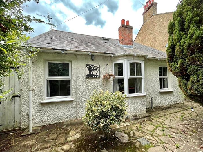 3 Bedroom Detached Bungalow To Rent In George Street, Berkhamsted, HP4