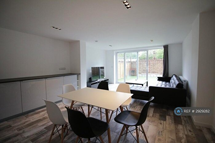 4 Bedroom Terraced House To Rent In Somers Close, London, NW1