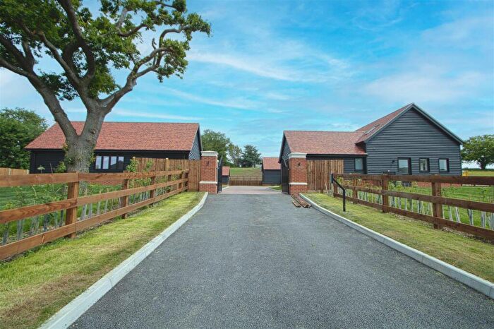 3 Bedroom Detached Bungalow For Sale In Coxes Farm Road, Billericay, CM11