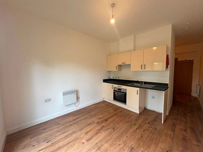 1 Bedroom Flat To Rent In - Bank Parade, Burnley, Lancashire, BB11