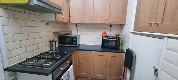 3 Bedroom Flat To Rent In Tanner Street, SE1