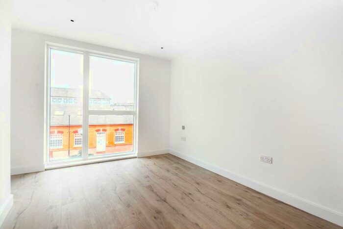 1 Bedroom Flat To Rent In High Street, Hornsey, London, N8