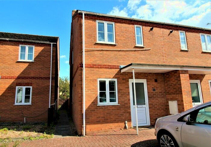 2 Bedroom End Of Terrace House To Rent In Viking Court, Bracebridge Heath, Lincoln, LN4