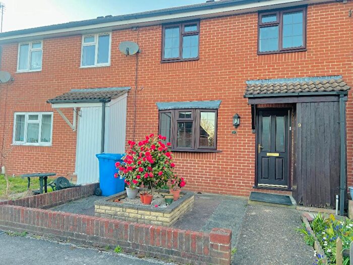 3 Bedroom Terraced House For Sale In Humber Way, Sandhurst, Berkshire, GU47