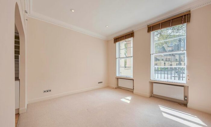 2 Bedroom Flat To Rent In St. Georges Square, London, SW1V