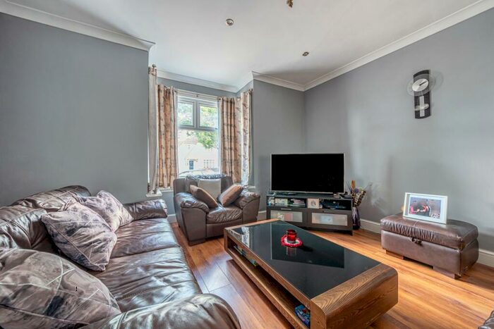 4 Bedroom Terraced House To Rent In Wickham Lane London, SE2