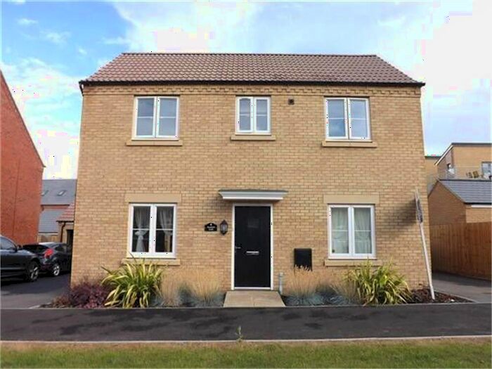 3 Bedroom Detached House To Rent In Ryeland Croft, Oakridge Park, MK14