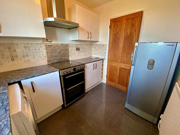 2 Bedroom Flat To Rent In Bourne Pines, Christchurch Road, Bournemouth, BH1