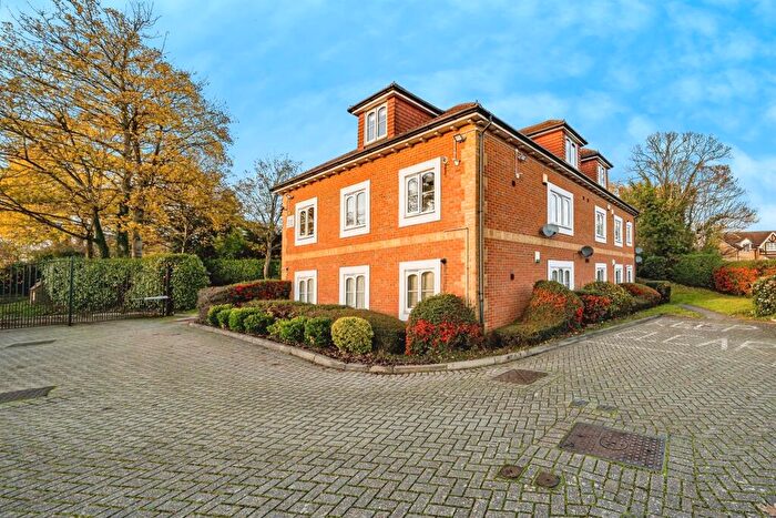 2 Bedroom Flat For Sale In Windsor Lane, Burnham, Slough, SL1