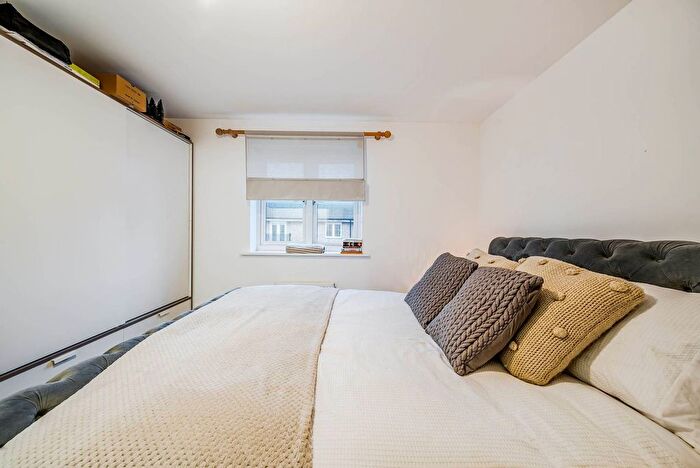 1 Bedroom Flat For Sale In Dodd Road, Watford, WD24