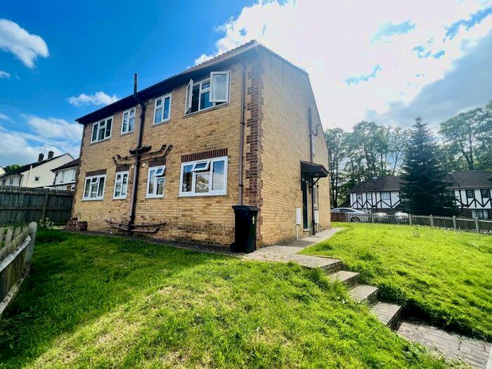 1 Bedroom Flat To Rent In Kellaway Road, Chatham, ME5
