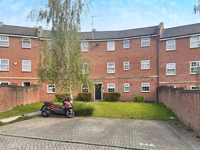 2 Bedroom Apartment To Rent In Claydon Road, Swindon, Wiltshire, SN25