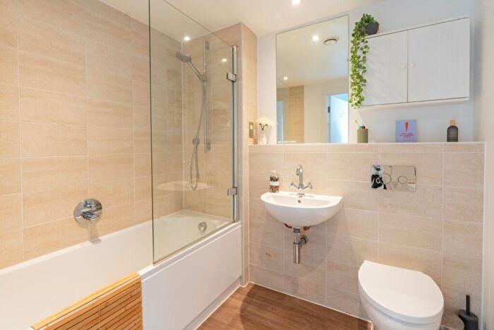 1 Bedroom Apartment To Rent In Barns Place, Barns Road, Oxford, OX4