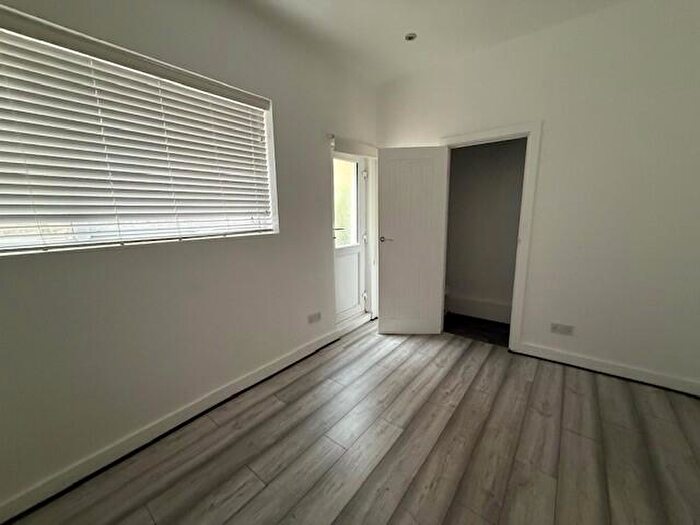 1 Bedroom House To Rent In Canterbury Street, Gillingham., ME7