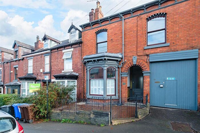 8 Bedroom Terraced House For Sale In Cowlishaw Road, Sharrow Vale, S11