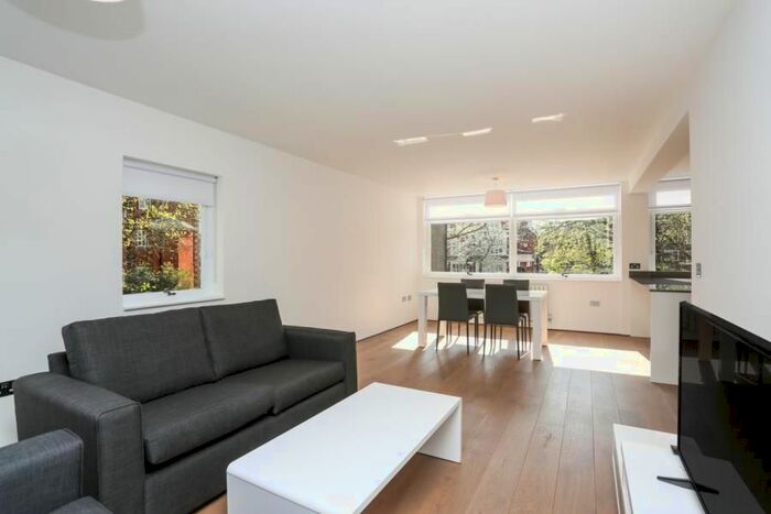 3 Bedroom Flat To Rent In Park Close, Ilchester Place, Kensington, W14