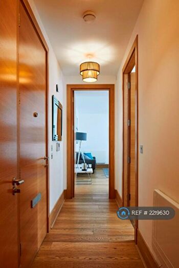 1 Bedroom Flat To Rent In Leman Street, London, E1