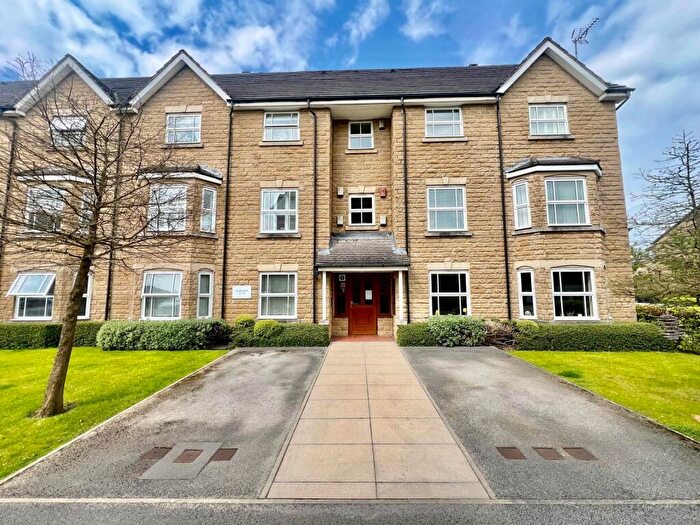 2 Bedroom Flat To Rent In Redwald Drive, Saxon Wells, Guiseley, Leeds, LS20