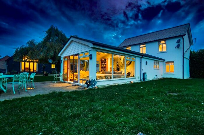 4 Bedroom Detached House For Sale In Wrotham Road, DA13