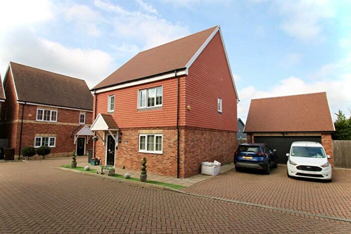 4 Bedroom Detached House For Sale In Lodge Close, Allington, Maidstone, ME16
