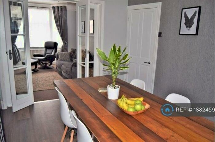 3 Bedroom Terraced House To Rent In Strover Street, Gillingham, ME7