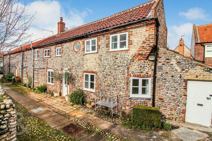 2 Bedroom Cottage For Sale In Wrights Yard, Cley, Holt, NR25