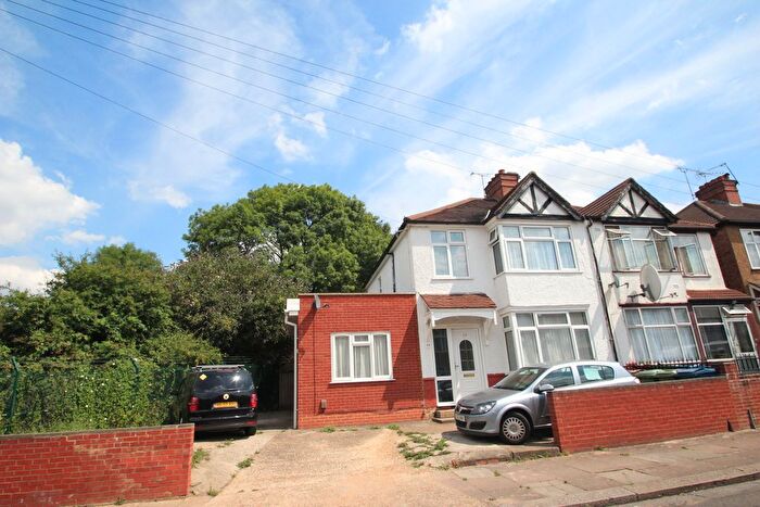 5 Bedroom Semi-Detached House To Rent In Bouverie Road, Harrow, HA1