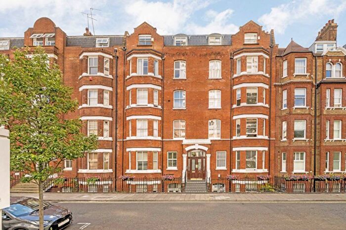 3 Bedroom Flat For Sale In Luxborough Street, Marylebone, W1U