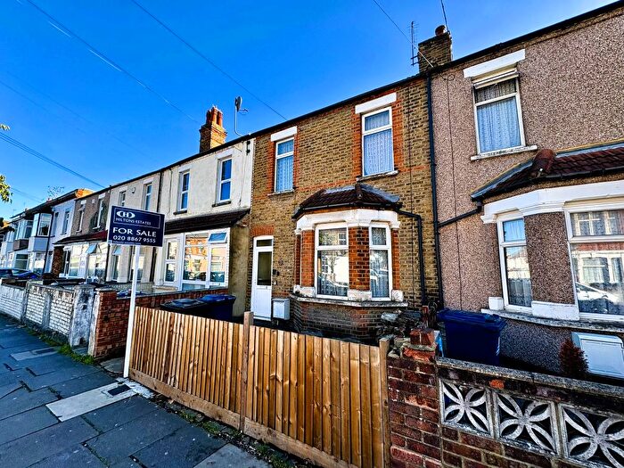 2 Bedroom Terraced House For Sale In Sussex Road, Southall, UB2