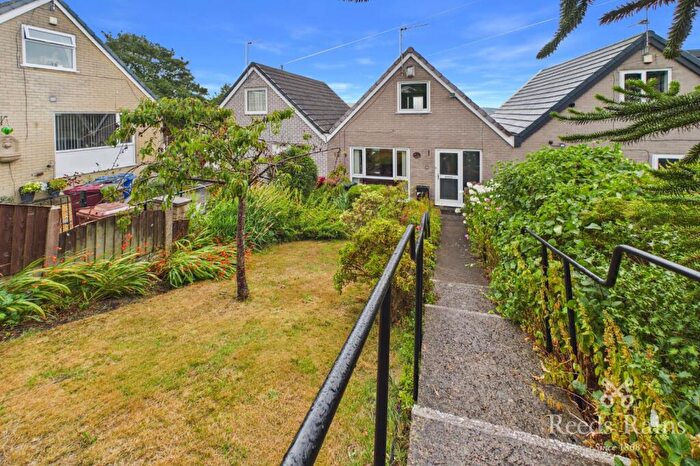 3 Bedroom Bungalow For Sale In Longworth Avenue, Burnley, Lancashire, BB10