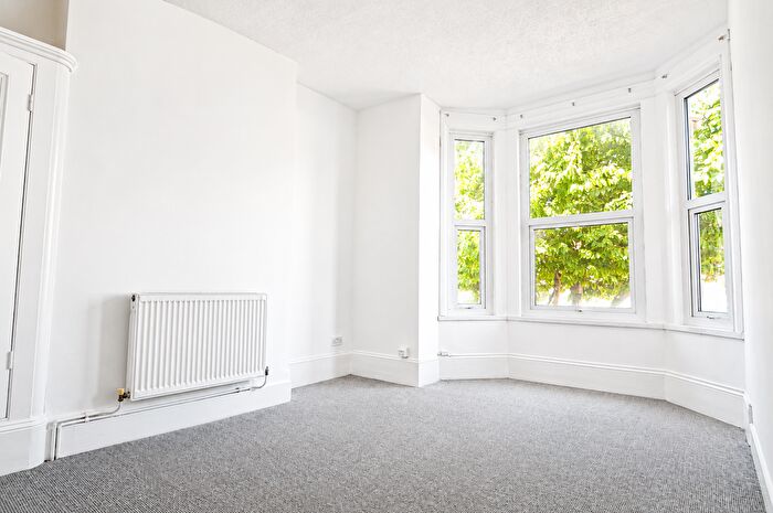 2 Bedroom Flat To Rent In Annandale Road, London, SE10