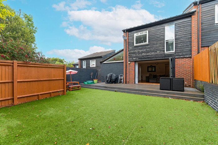 3 Bedroom End Of Terrace House For Sale In Bowens Wood, Linton Glade, CR0