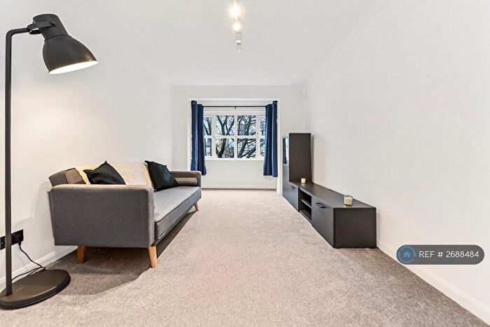 1 Bedroom Flat To Rent In Ashdown Court, Sutton, SM2