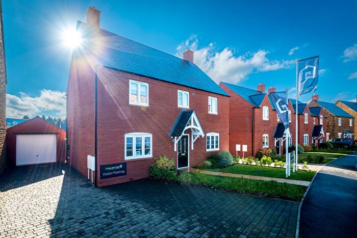 4 Bedroom Detached House For Sale In Millers Way, Middleton Cheney, Banbury, OX17