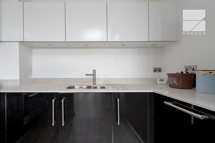 1 Bedroom Flat To Rent In Larkshall Road, London, E4