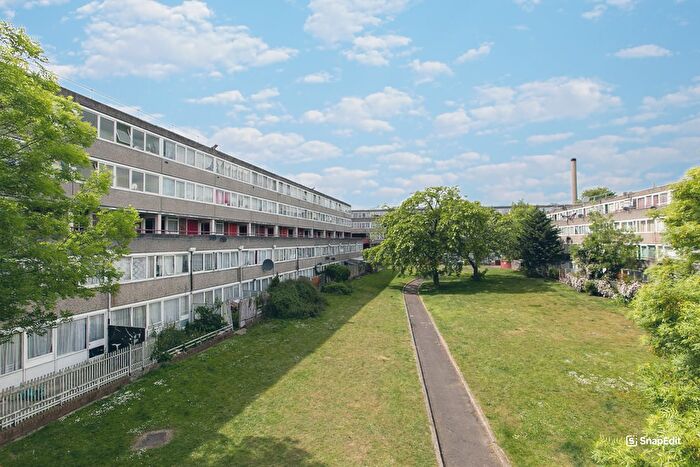 4 Bedroom Flat To Rent In Beaconsfield Road, Walworth, London, SE17