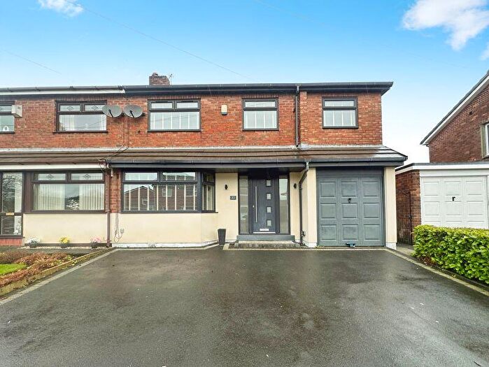 4 Bedroom Semi-Detached House For Sale In Bankhouse Road, Bury, BL8