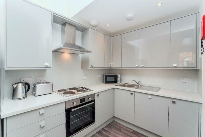 3 Bedroom Flat To Rent In Dalkeith Road, Newington, Edinburgh, EH16