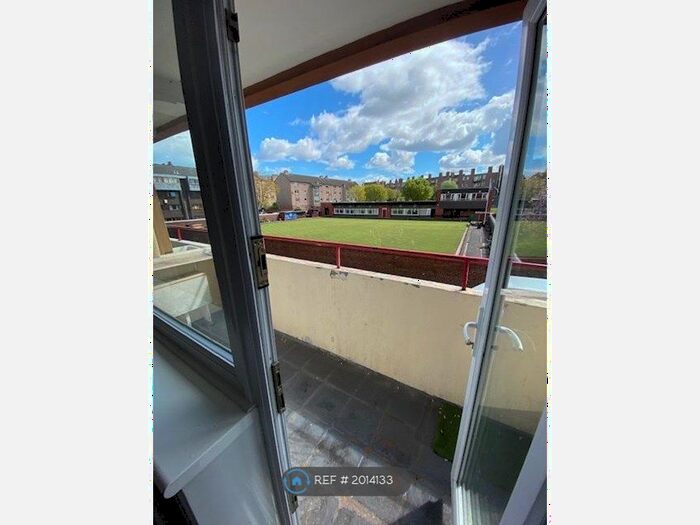 4 Bedroom Flat To Rent In Alexander Drive, Edinburgh, EH11