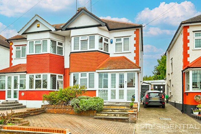 3 Bedroom Semi-Detached House For Sale In Kensington Drive, Woodford Green, IG8